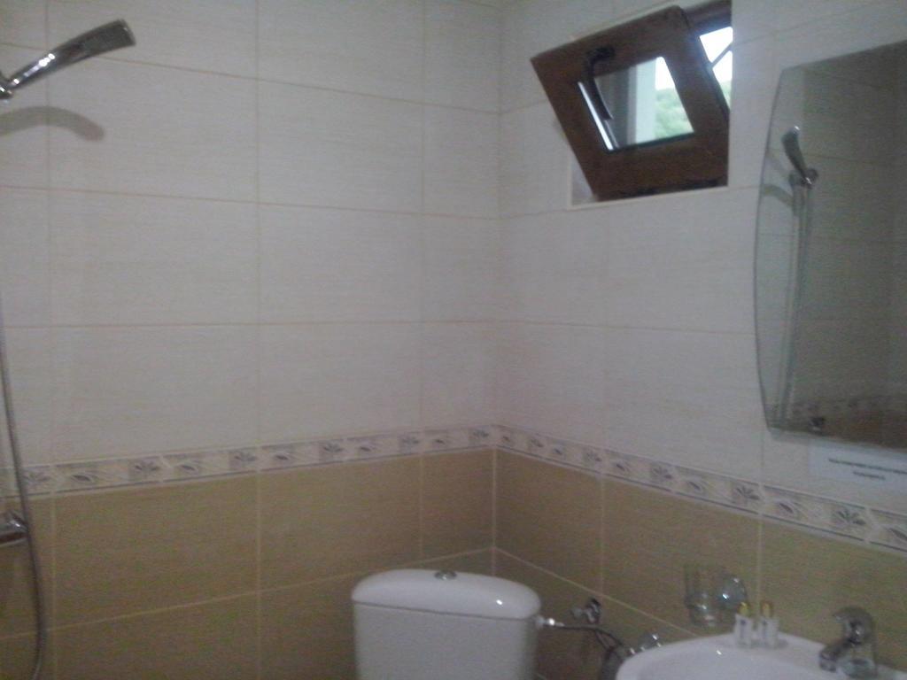 Guest House Friends Emen Bilik gambar