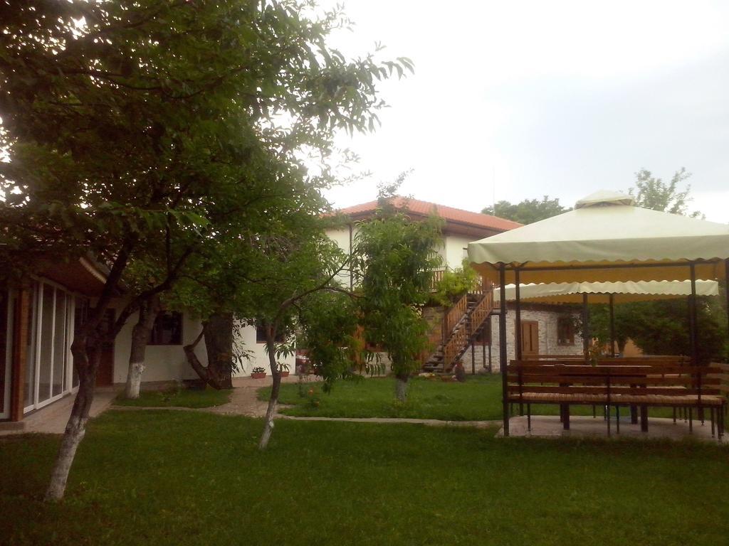 Guest House Friends Emen Luaran gambar