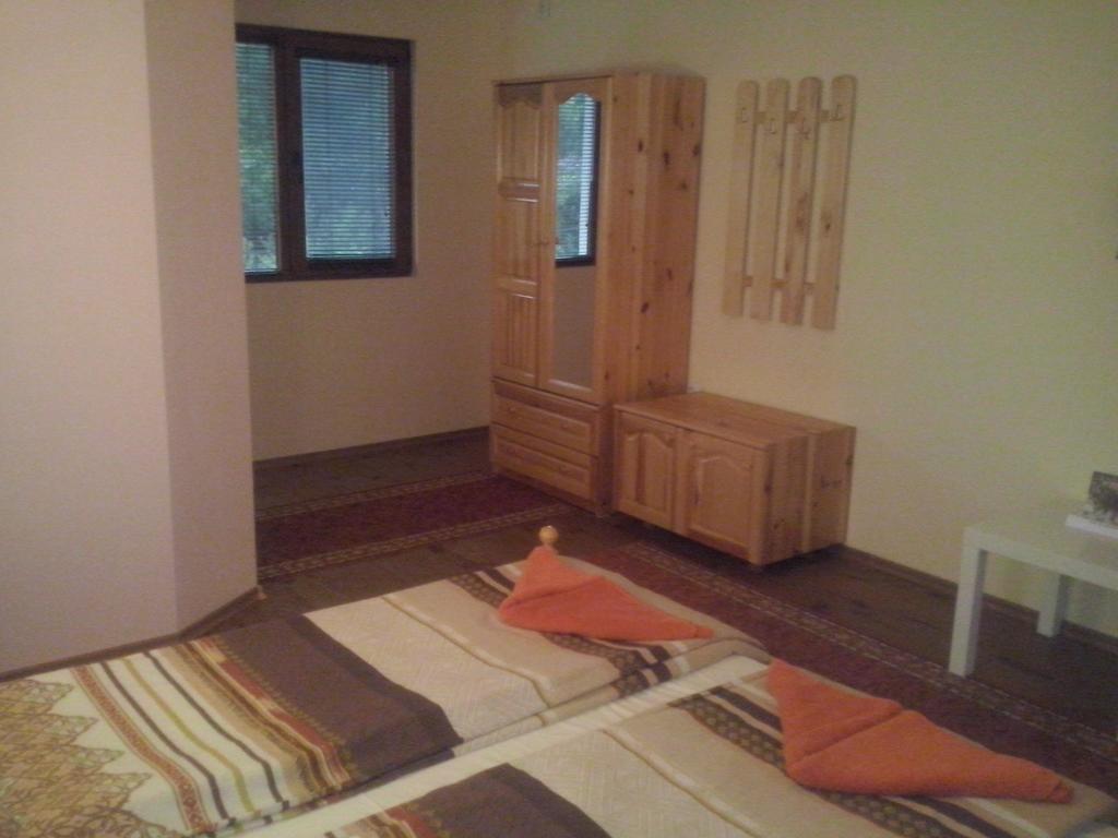 Guest House Friends Emen Bilik gambar