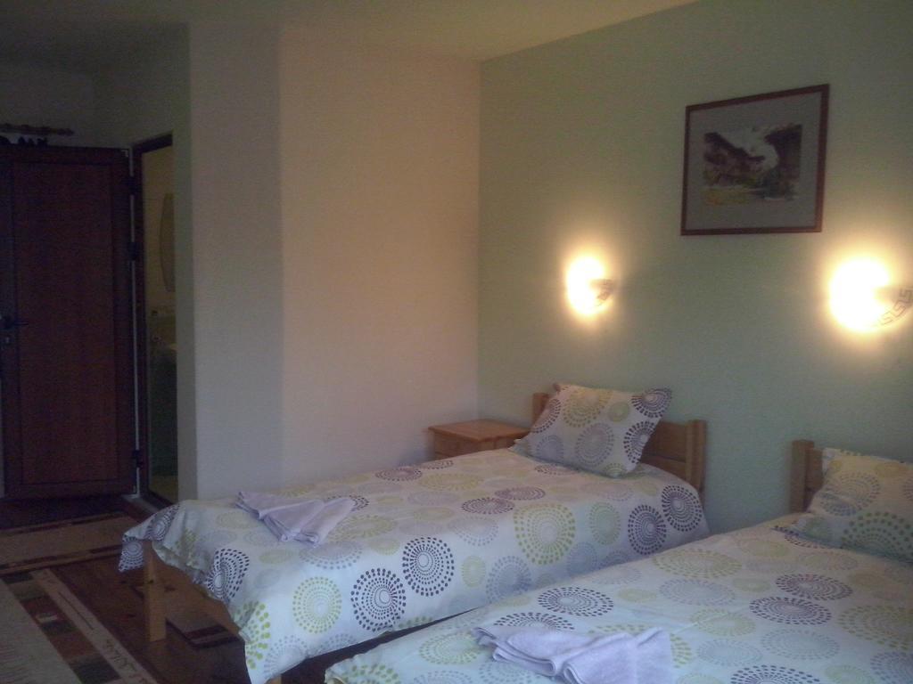 Guest House Friends Emen Bilik gambar